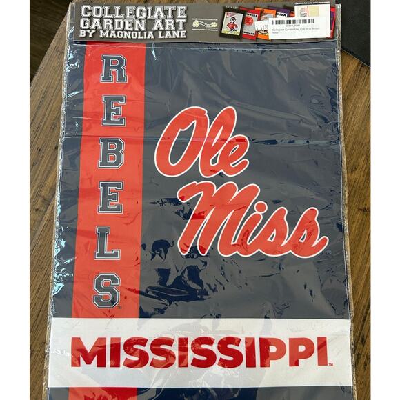 Magnolia Lane Collegiate Ole Miss Garden Flag Dorm Wall Yard Decor 12x18" - Picture 3 of 4